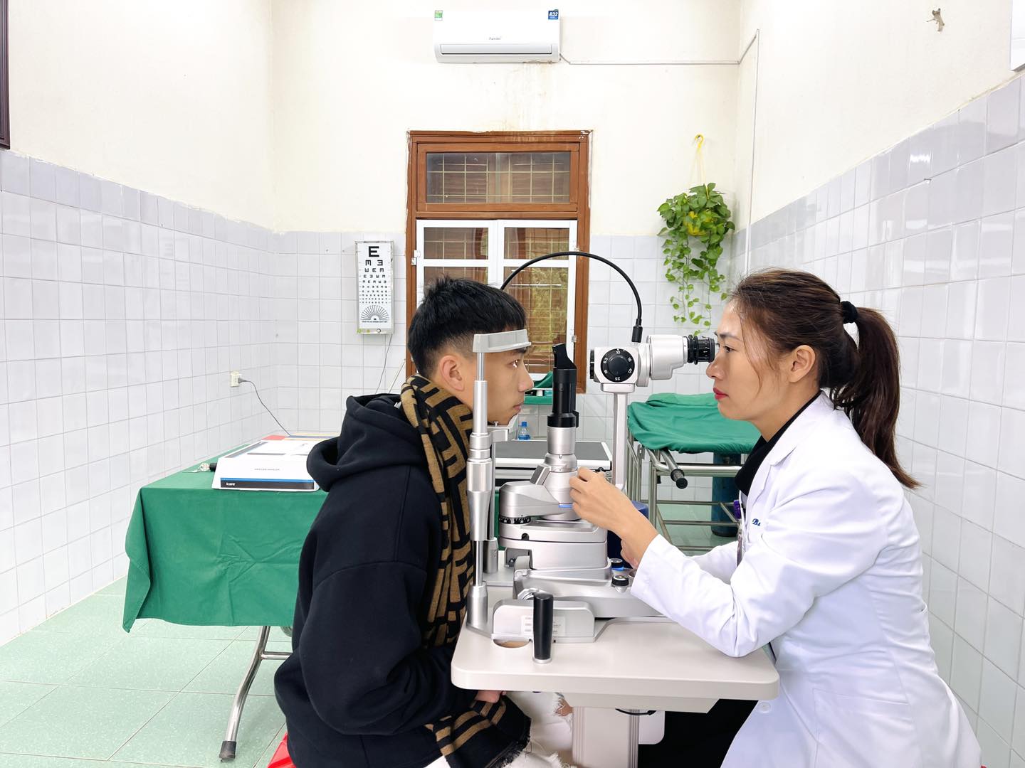 TRUNG TÂM Y TẾ KHU VỰC BẢO YÊN TRIỂN KHAI KỸ THUẬT KHÁM MẮT CHUYÊN SÂU