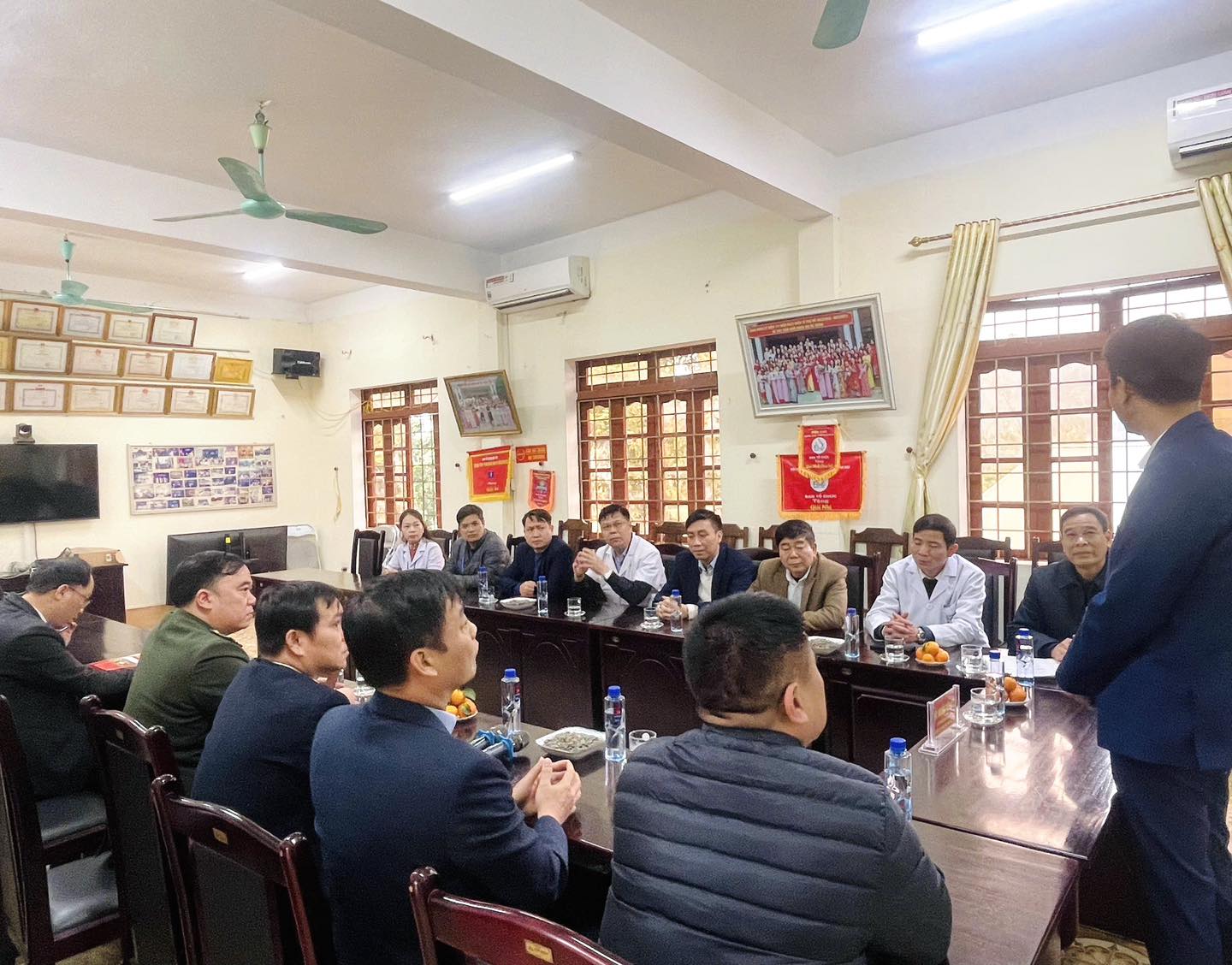 TRUNG TÂM Y TẾ KHU VỰC BẢO YÊN ĐÓN TIẾP ĐOÀN CÔNG TÁC CỦA TỈNH ĐẾN THĂM, CHÚC TẾT VIÊN CHỨC, TẶNG QUÀ CHO NGƯỜI BỆNH VÀ KIỂM TRA CÔNG TÁC CHUẨN BỊ TẾT NGUYÊN ĐÁN TẠI TRUNG TÂM