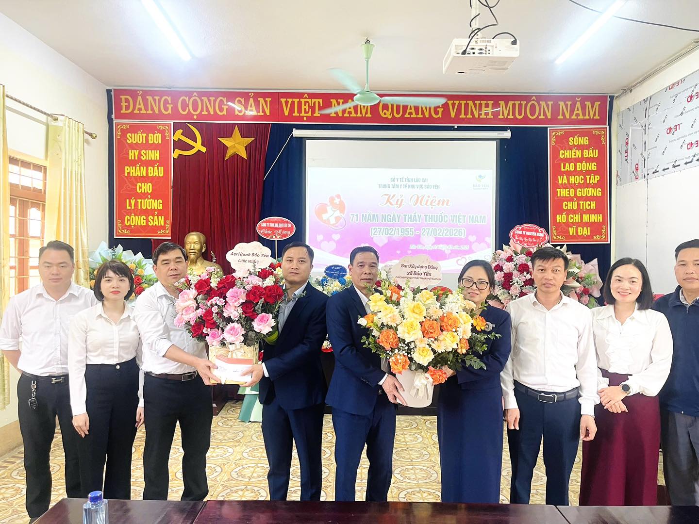 TRUNG TÂM Y TẾ KHU VỰC BẢO YÊN TỔ CHỨC KỶ NIỆM NGÀY THẦY THUỐC VIỆT NAM 27/2-TRÂN TRỌNG CẢM ƠN CÁC CƠ QUAN, ĐƠN VỊ ĐẾN CHÚC MỪNG