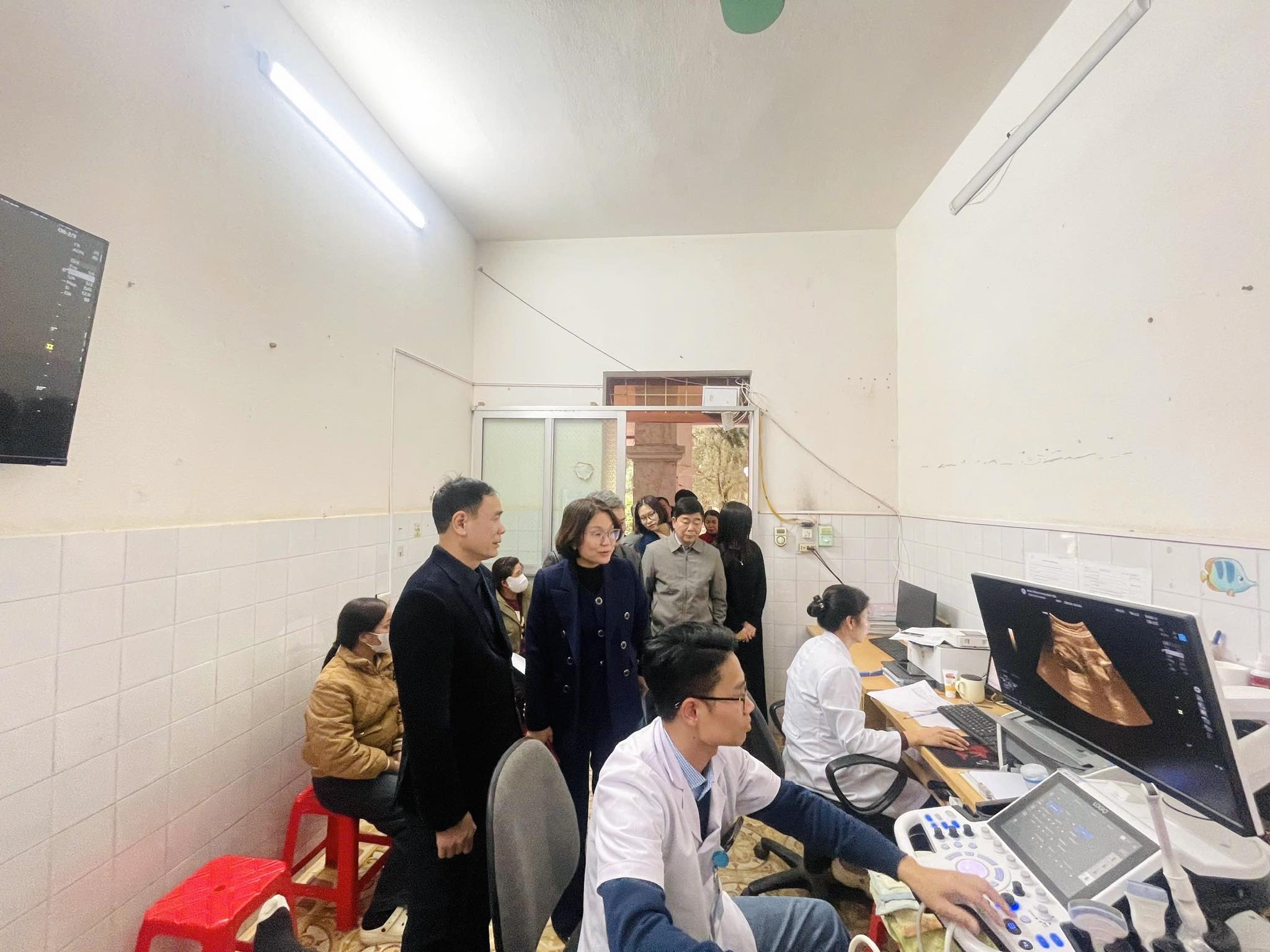NGƯỜI DÂN HƯỞNG LỢI TỪ DỊCH VỤ KỸ THUẬT CAO NGAY TẠI TUYẾN CƠ SỞ